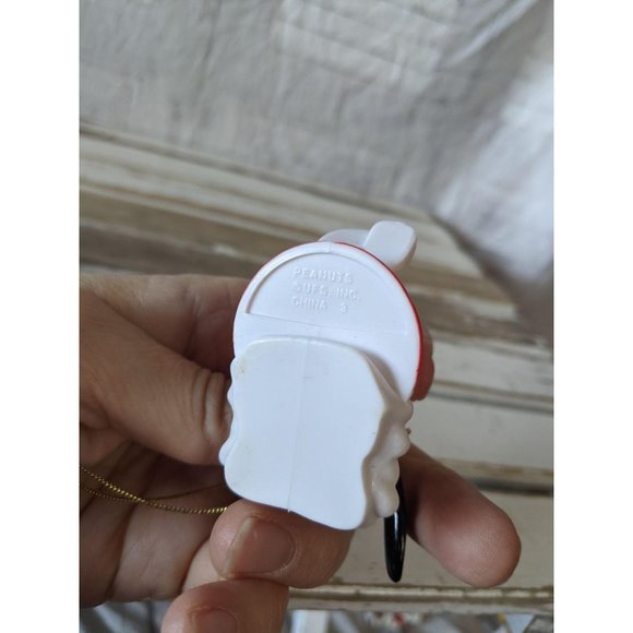 United features Snoopy dog bowl sledding ornament - Picture 7 of 7